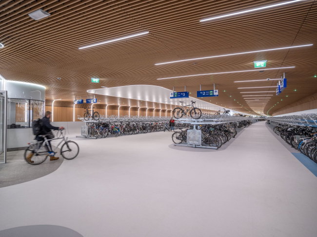 Подводная парковка для велосипедов IJboulevard