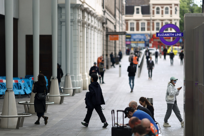 Elizabeth line  .   