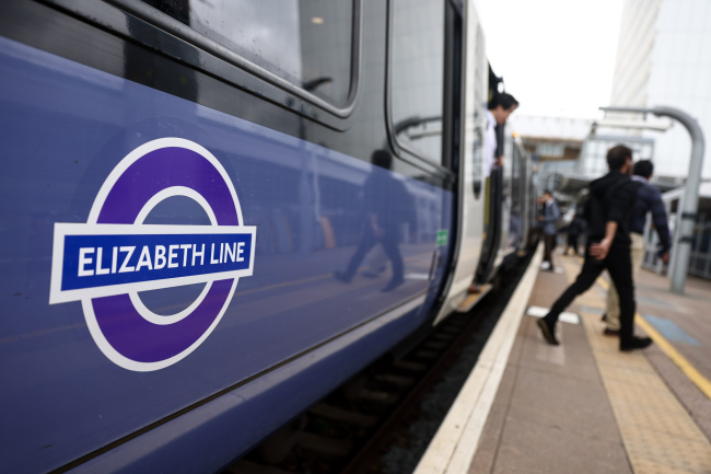 Elizabeth line  .   