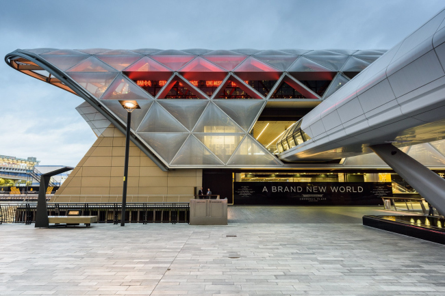 ������������ ��� ��� Canary Wharf, Elizabeth line