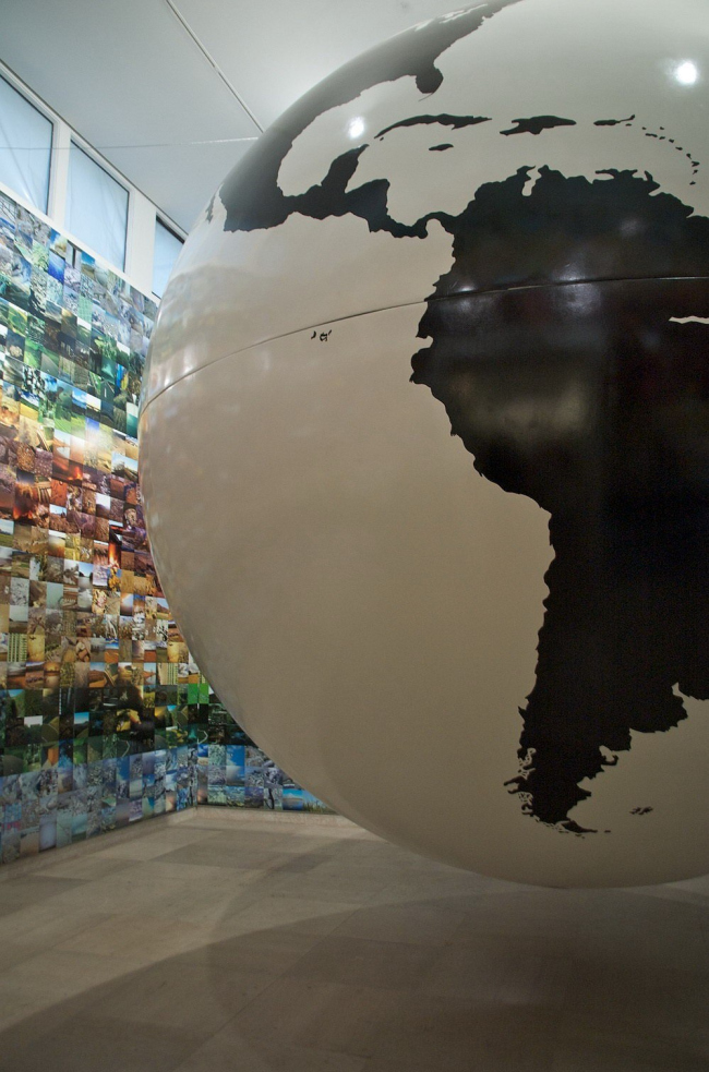 �����. ���������� ��������� � �������������� �������� (Eco-topedia � walk the talk). ��������: Danish Architecture Center. �������: Danish Architecture Center, CEBRA architects (Kolja Nielsen, Mikkel Frost, Carsten Primdahl
����������� � �������: M+B Stodio Archotect Troels Bruun&Daniela Murgia. � FORMAT