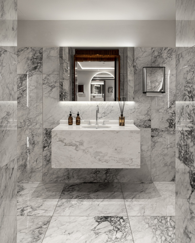  BENUAR by The Toy Moscow