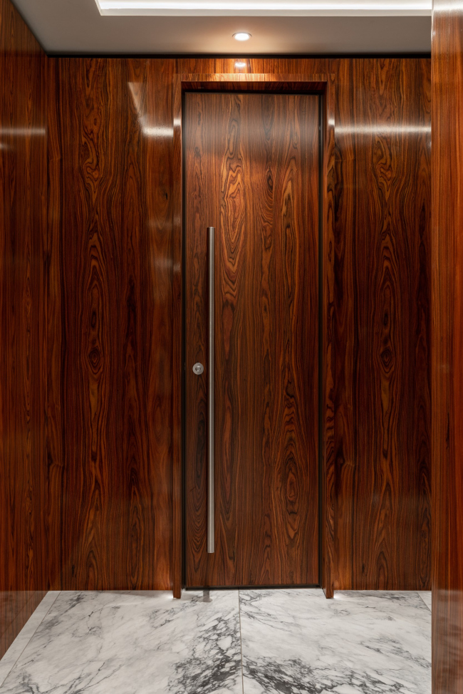  BENUAR by The Toy Moscow