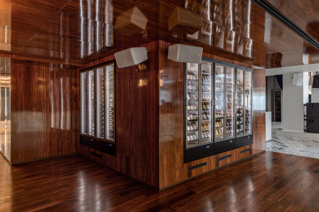  BENUAR by The Toy Moscow