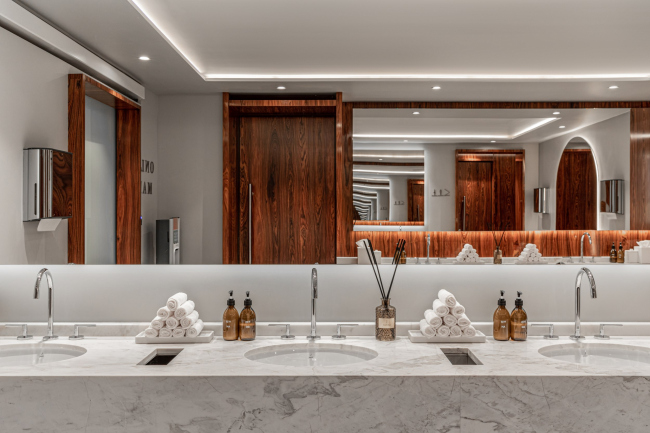  BENUAR by The Toy Moscow