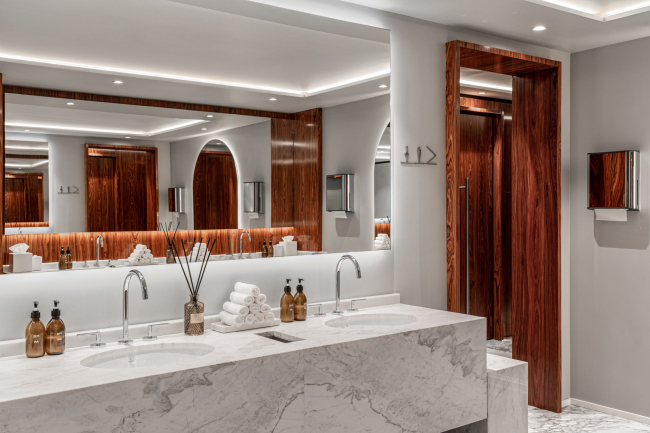  BENUAR by The Toy Moscow