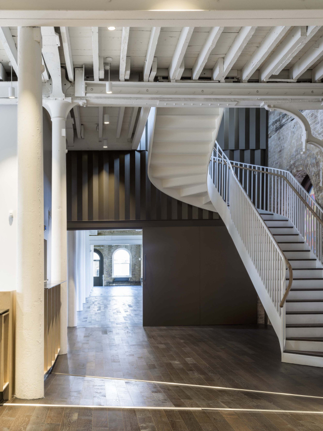 ������������� ������� ����������� � ���������� �������� Woolwich Works � �������