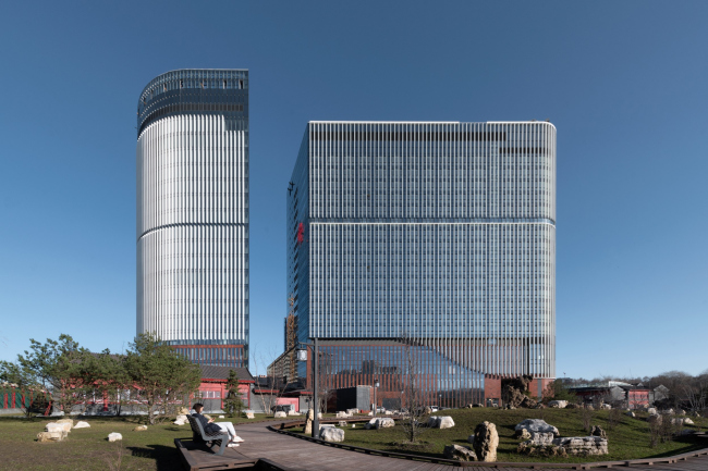 View from the west. Park Huaming business center on Wilhelm Pieck Street in Moscow