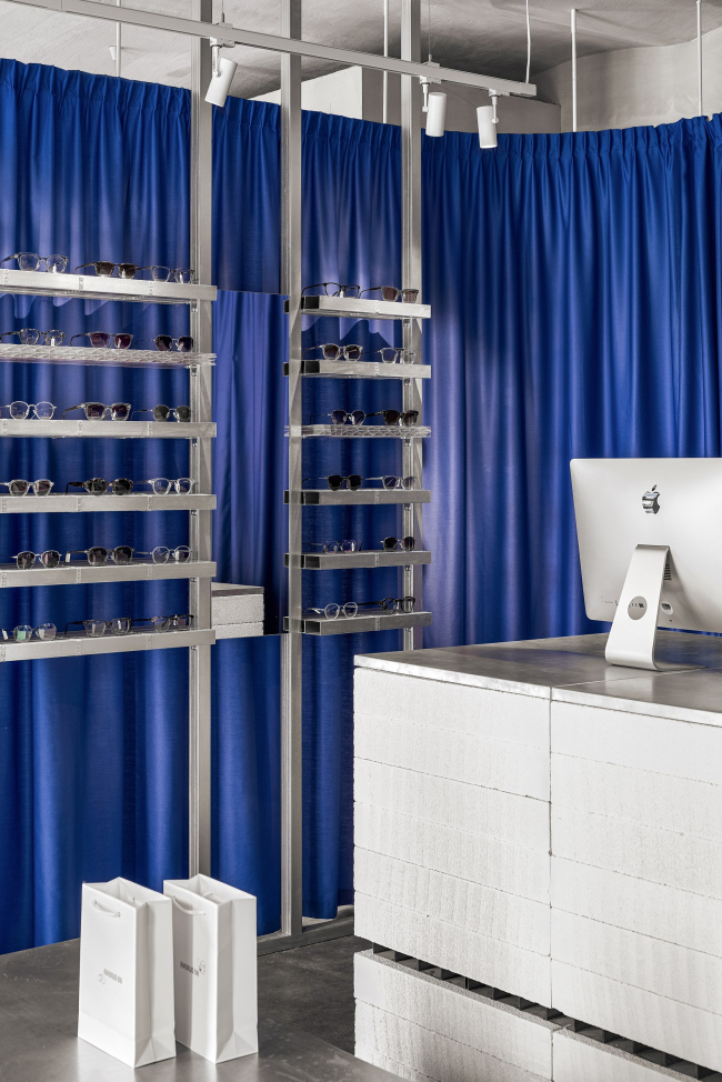 Radius 58 optics pop-up + Resource co&#64256;ee