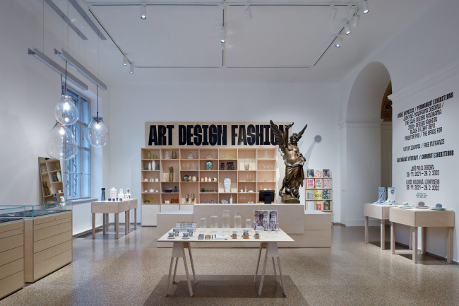 ����� ����������� ��������� � ���� � �������������