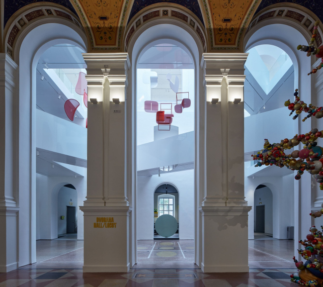 ����� ����������� ��������� � ���� � �������������