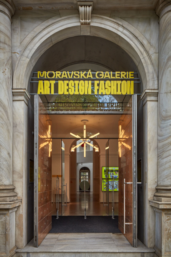 ����� ����������� ��������� � ���� � �������������