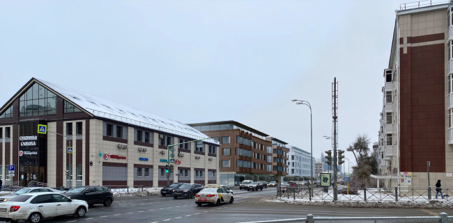 The housing complex on Kalinina Street. View of the project site from the south-eastern side from the intersection of Tikhomirova and Tufan Minullin Streets