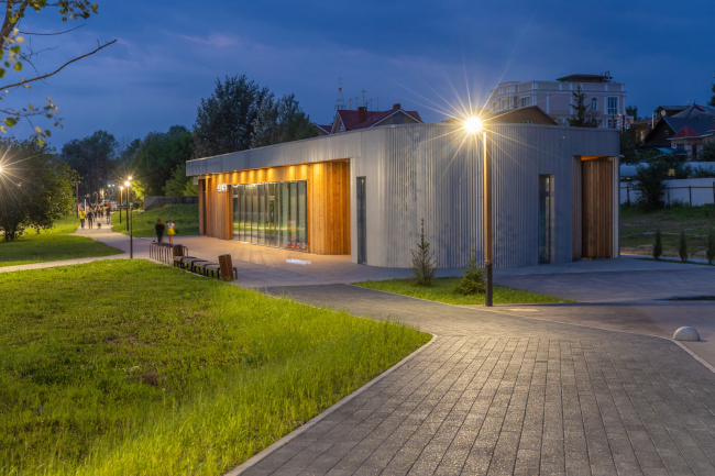 The pedestrian bridge in the Bor Volga Valley