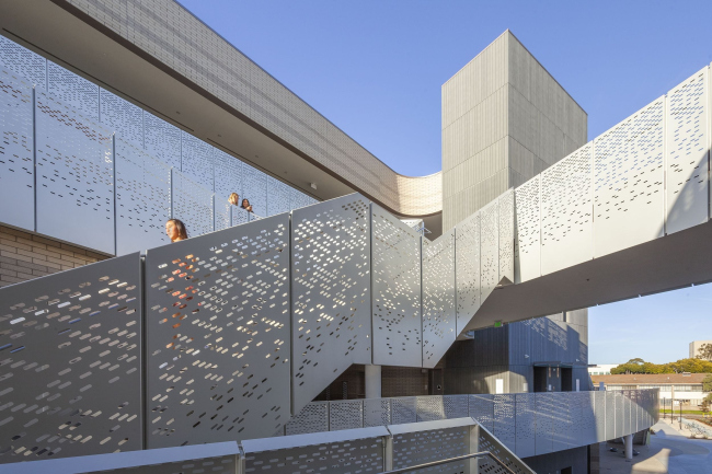 ����� �������������� �������� ��������������� ������������ � �����-�������