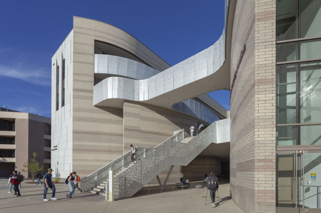 ����� �������������� �������� ��������������� ������������ � �����-�������