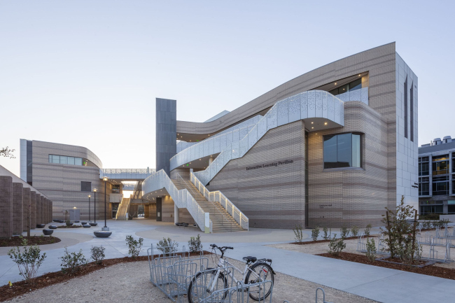 ����� �������������� �������� ��������������� ������������ � �����-�������