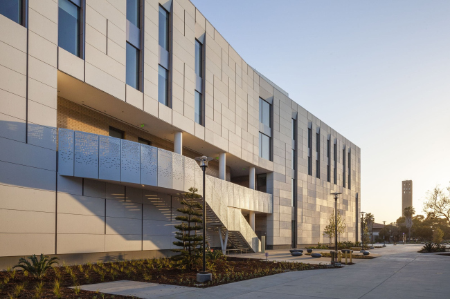 ����� �������������� �������� ��������������� ������������ � �����-�������