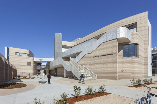 ����� �������������� �������� ��������������� ������������ � �����-�������