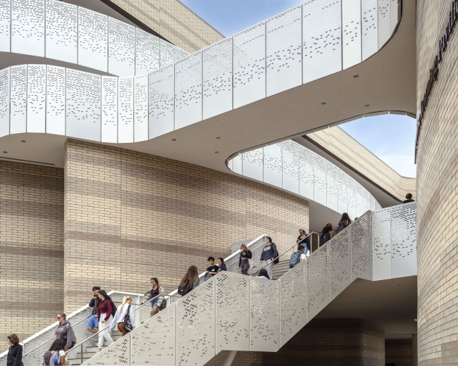 ����� �������������� �������� ��������������� ������������ � �����-�������