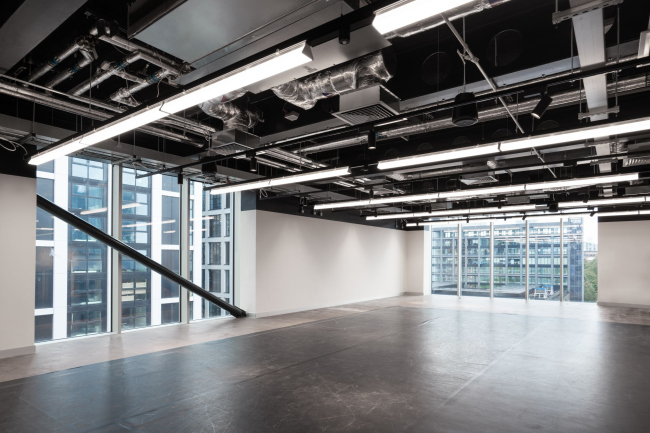 ���������� �������� Aviva Studios