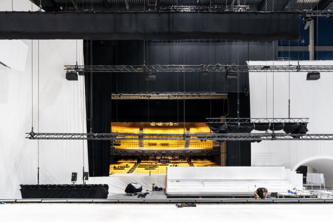 ���������� �������� Aviva Studios