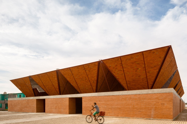 Colectivo C733. ����� � ������ ���������, ���� ����������