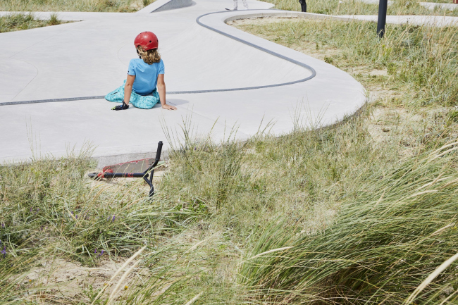 �����-���� � ����