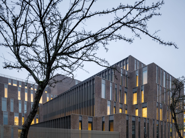 ������� ������ Apollolaan 171