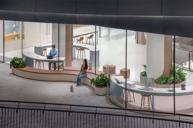 ����������� ������� Huawei � �������� ������ Taikoo Li Qiantan