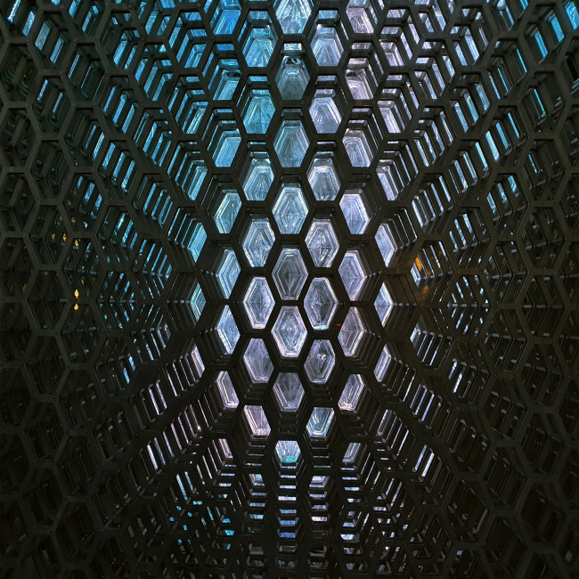 Crystal of Perception art object in the yard of the Architecture Museum. Author: Sergey Kuznetsov, co-author: Ivan Grekov, KROST production, 2024