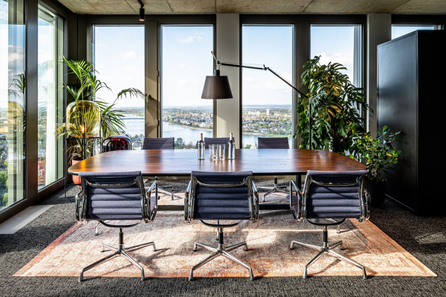 ������� ����� Neuer Kanzlerplatz � �����