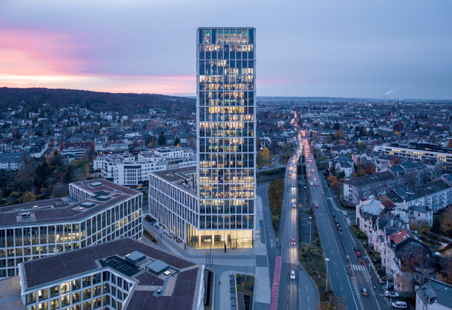 ������� ����� Neuer Kanzlerplatz � �����