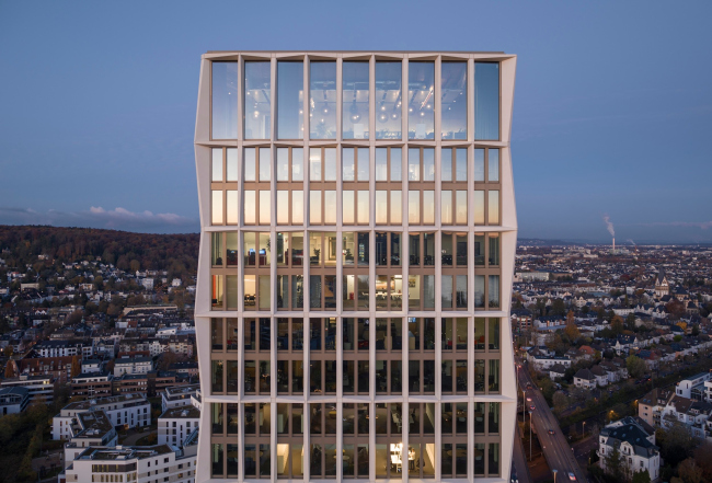 ������� ����� Neuer Kanzlerplatz � �����