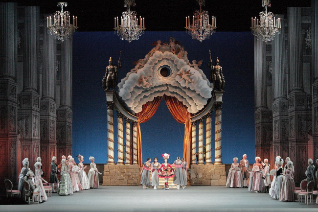 Версальский театр. Сцена из спектакля