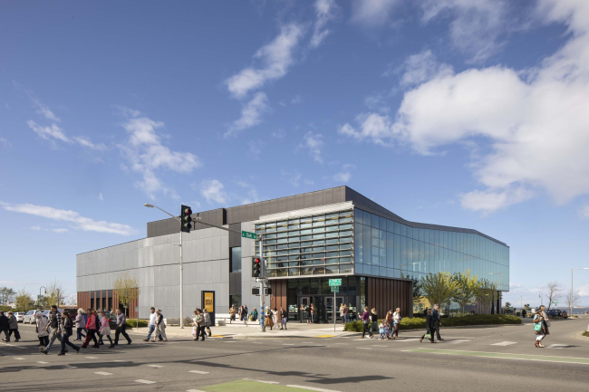 ���������� � ������������ ����� Field Arts & Events Hall