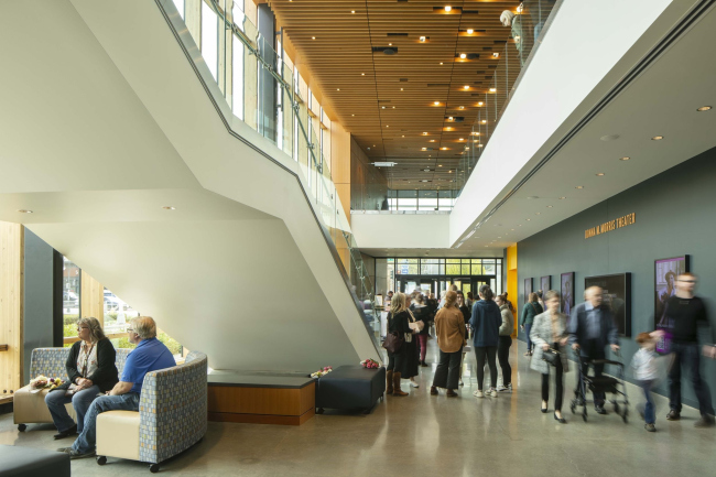 ���������� � ������������ ����� Field Arts & Events Hall