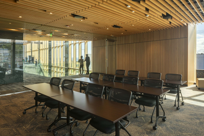 ���������� � ������������ ����� Field Arts & Events Hall