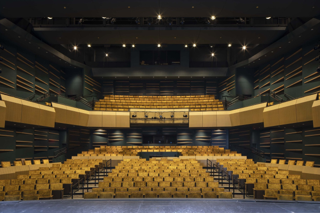 ���������� � ������������ ����� Field Arts & Events Hall