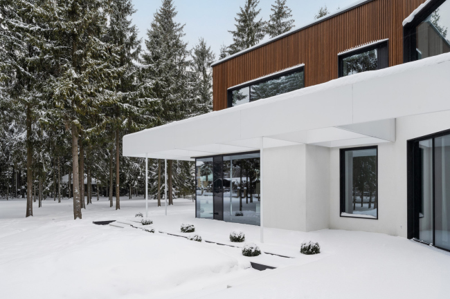 2000S RECONSTRUCTION