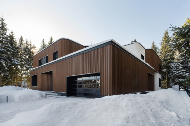 2000S RECONSTRUCTION