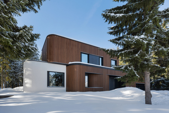 2000S RECONSTRUCTION