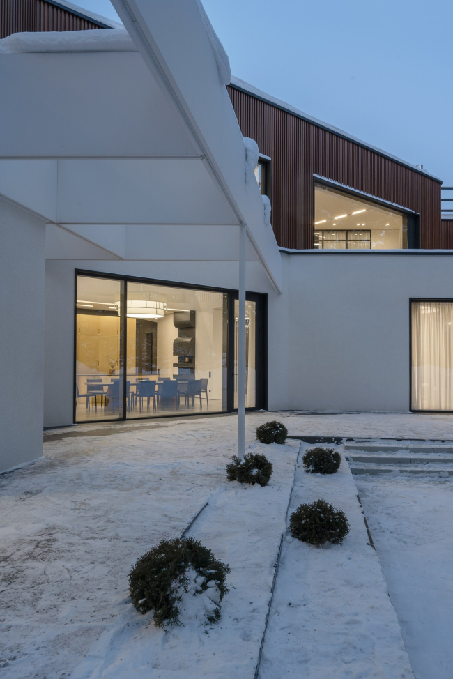 2000S RECONSTRUCTION