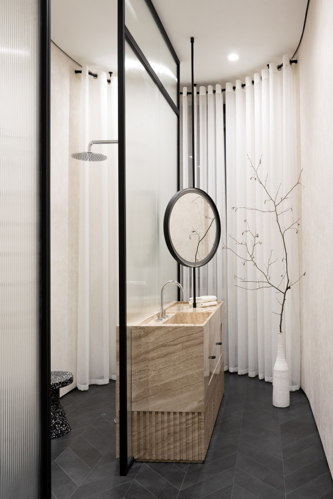 2000S RECONSTRUCTION