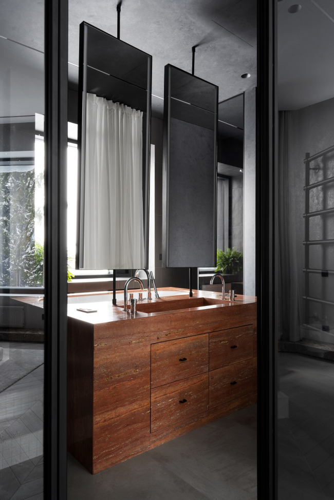 2000S RECONSTRUCTION