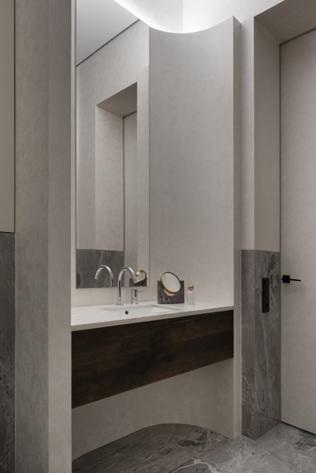 2000S RECONSTRUCTION