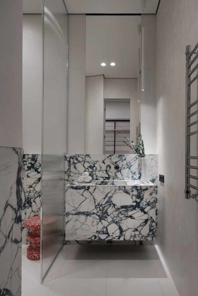 2000S RECONSTRUCTION