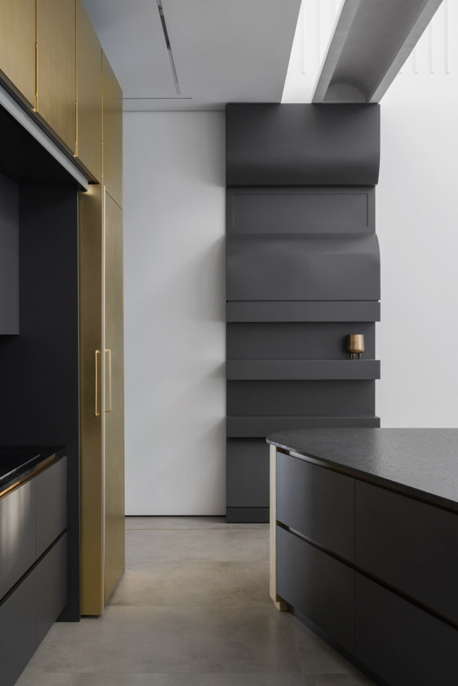 2000S RECONSTRUCTION