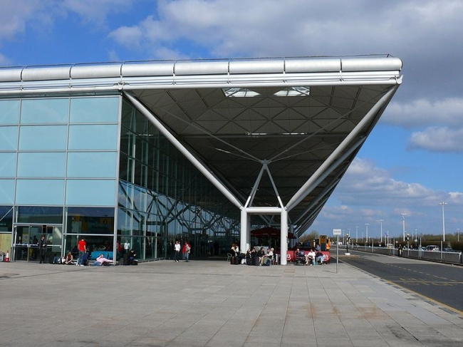 Терминал аэропорта Стэнстед. Фото: 	(WT-shared) Albion via Wikimedia Commons. Лицензия  CC-BY-SA-4.0