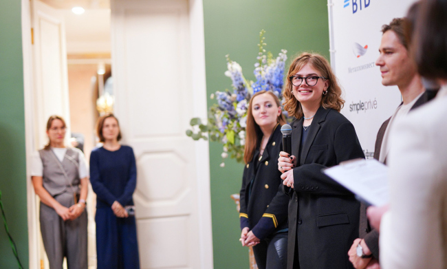 ������� ��������� �� ��������. �������� ������������ �������. � 90-����� ����� ����������� ��. �.�. ������